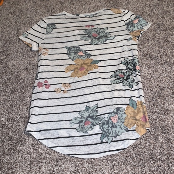 Maurice’s Floral Shirt - Picture 4 of 6